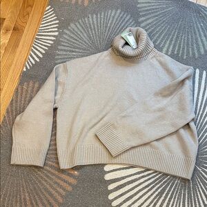 H&M GRAY TURTLENECK SWEATER NWT